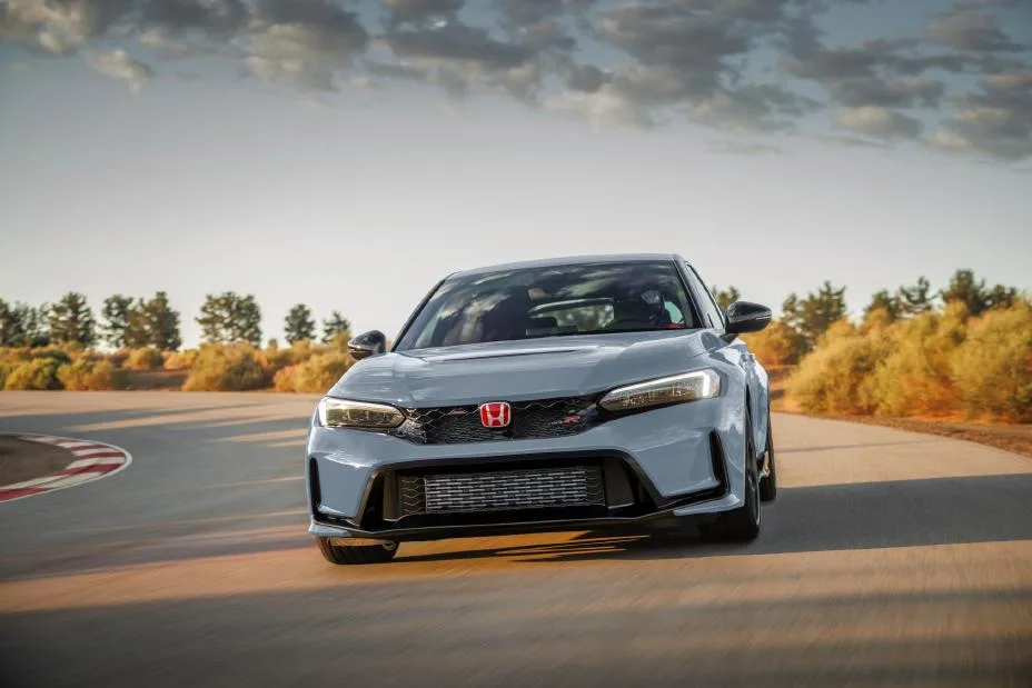 The 2027 Honda Civic Type R gets a bigger grille and, finally, heated seats