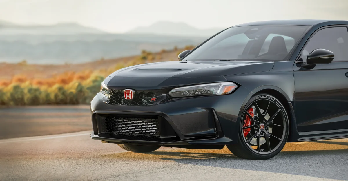 The 2027 Honda Civic Type R gets a bigger grille and, finally, heated seats