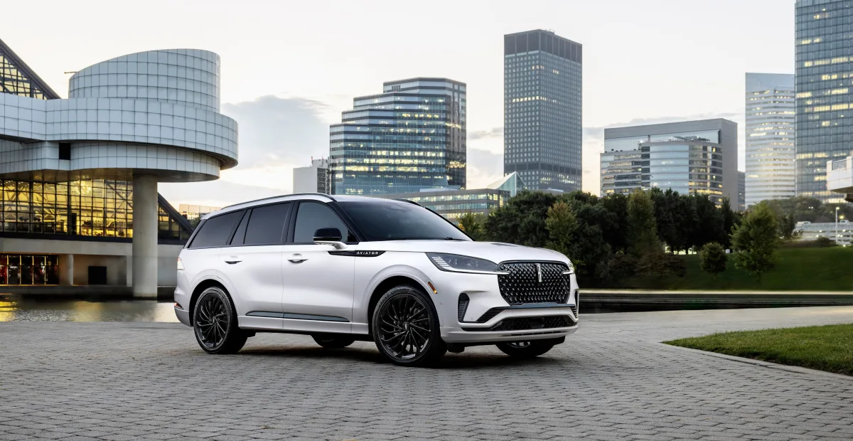 Lincoln Aviator full size SUV