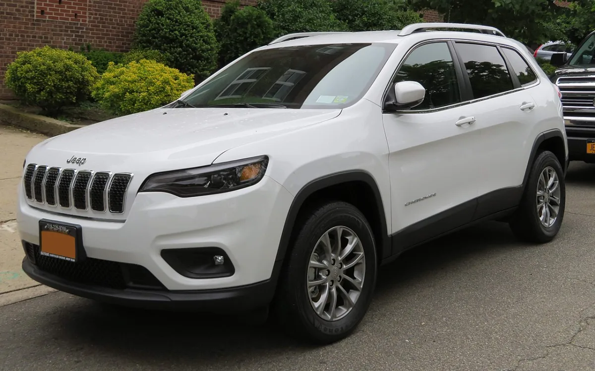 Jeep Cherokee KL front end