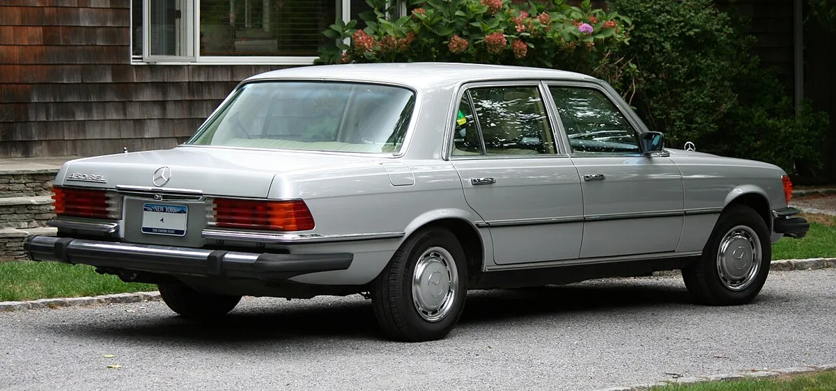 A US-market Mercedes-Benz 450SEL from the rear, with large impact bumpers