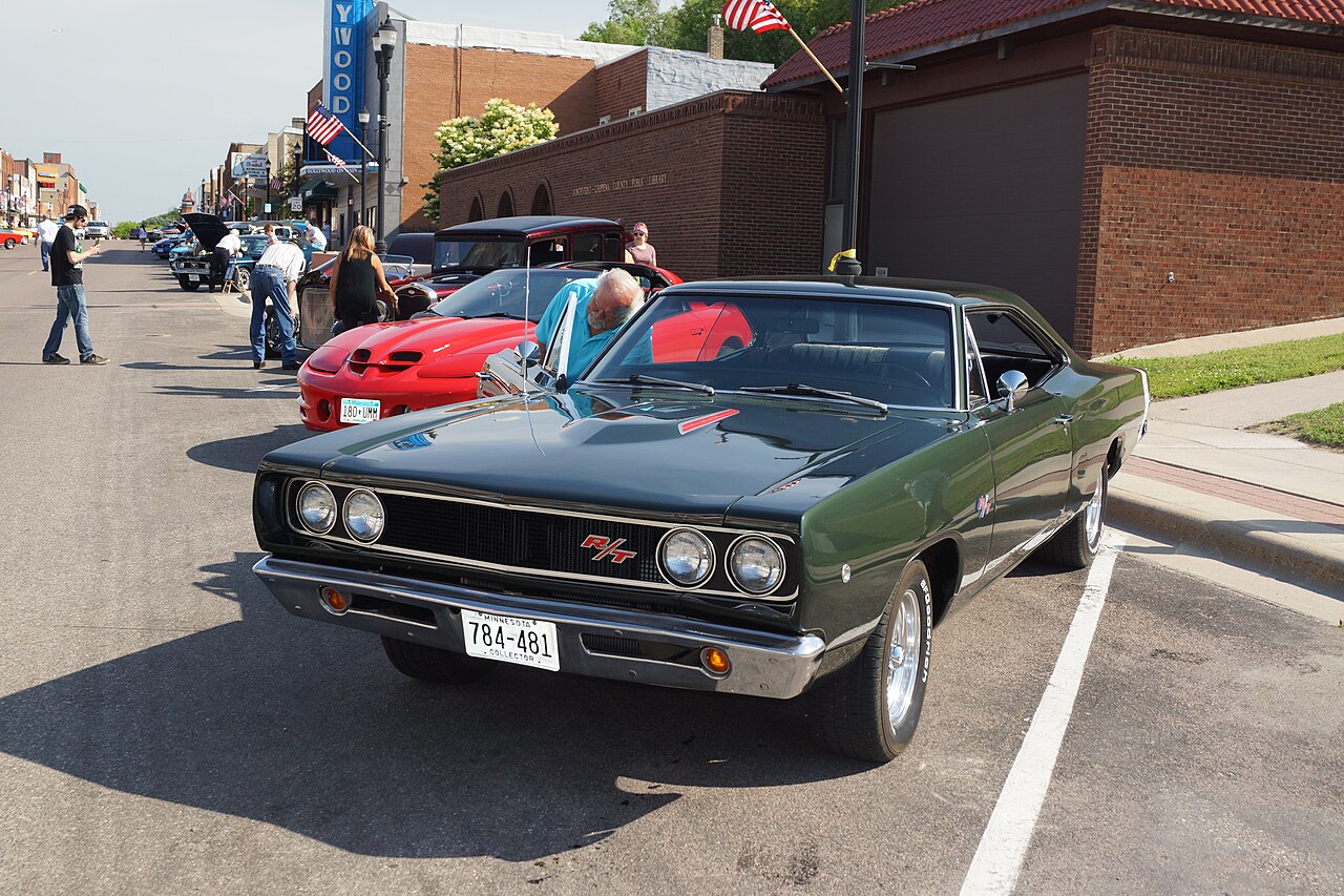 Dodge Coronet: Dodge Coronet: The Versatile Mid-Century Muscle Car