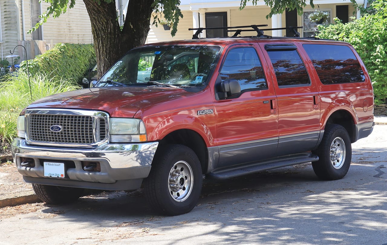Ford Excursion: Ford Excursion: The Super Duty SUV Built to Out-Size the Suburban