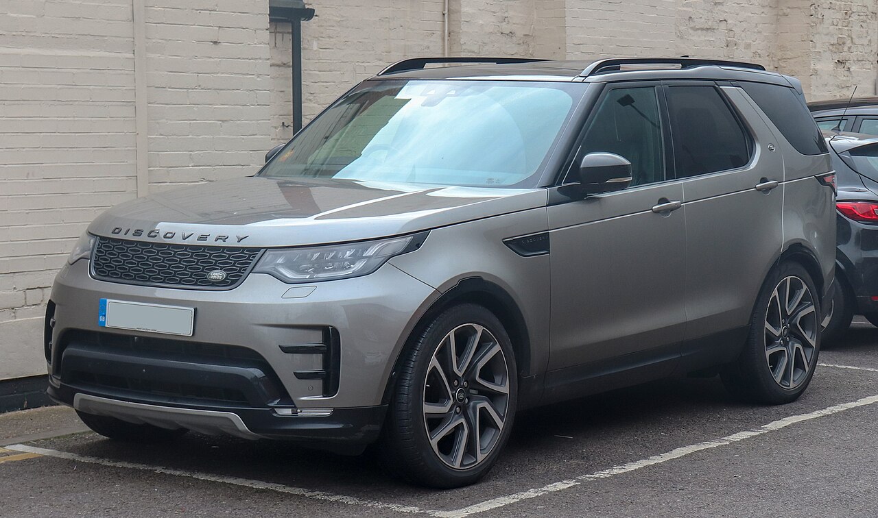 Land Rover LR4: North American name for the Discovery 4 (2010-2016). Updated styling and engines, the same serious capability.