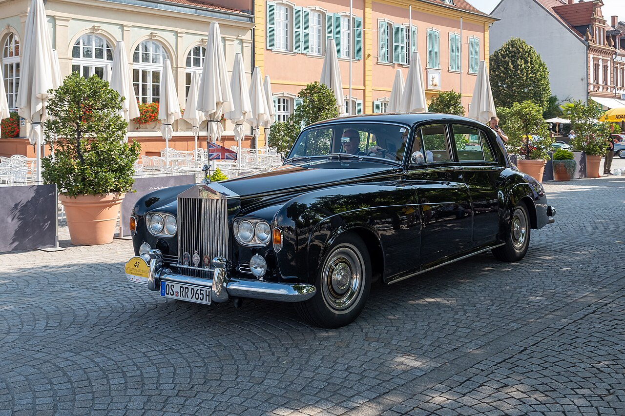 Rolls-Royce Silver Cloud: Rolls-Royce Silver Cloud: The Classic 1950s Flagship