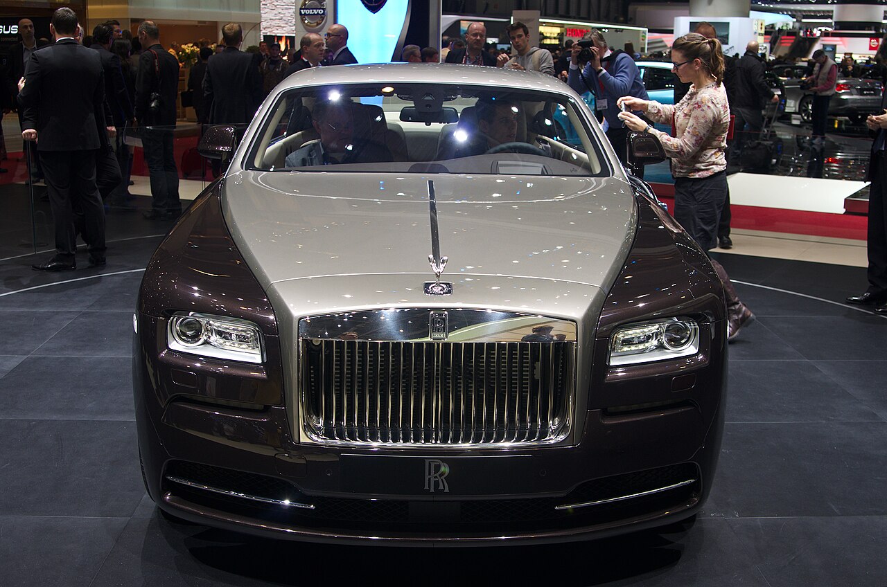 Rolls-Royce Wraith: Rolls-Royce Wraith: The Powerful Grand Touring Coupe